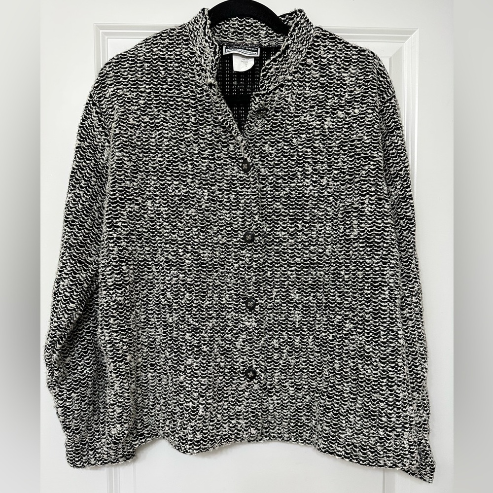 The Tog Shop Sweater Cardigan Black/white Sz 16
Cozy, women’s #275